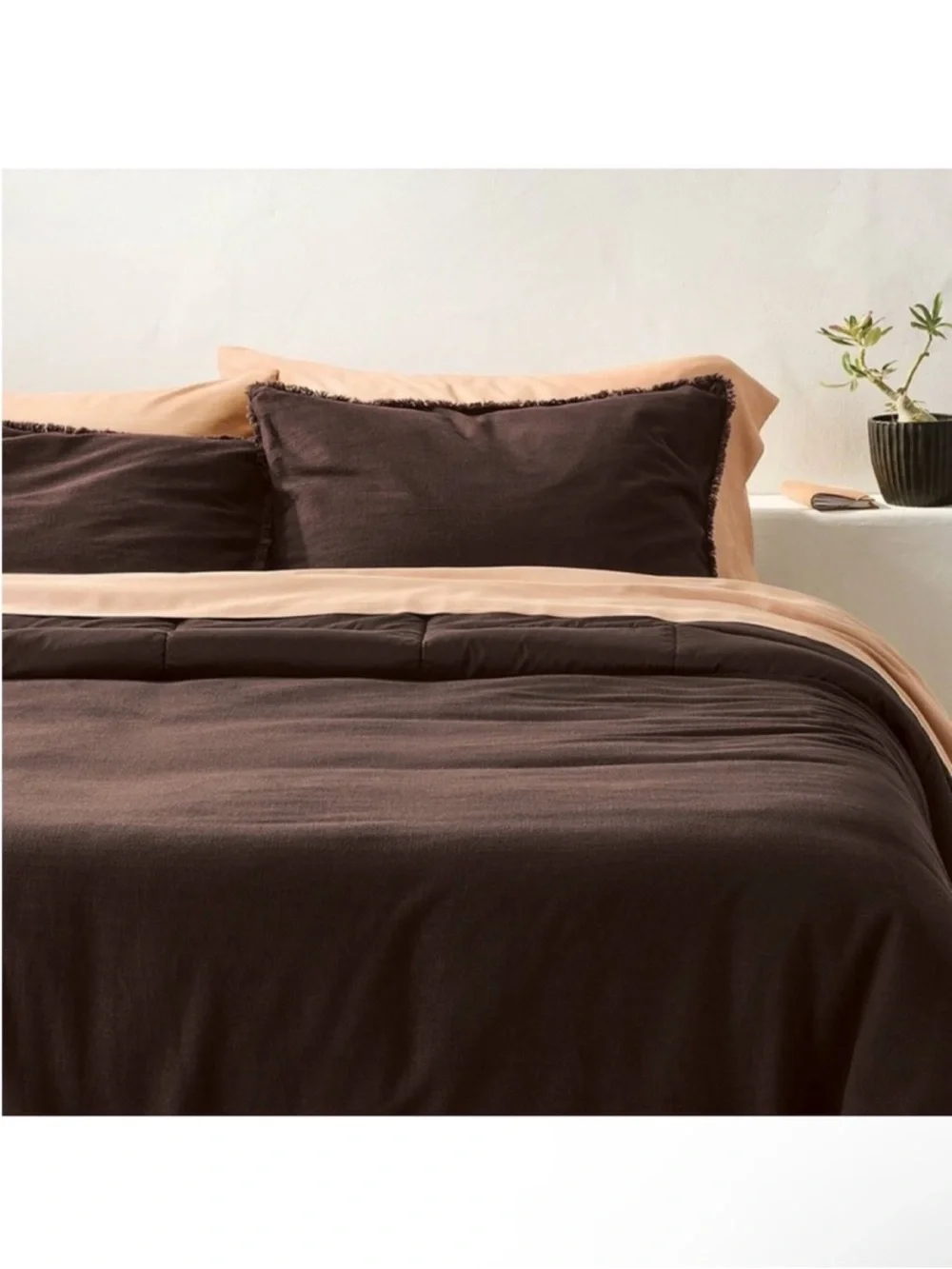 NWT King/California King Heavyweight Linen Blend Comforter and Sham Set Dark Fig